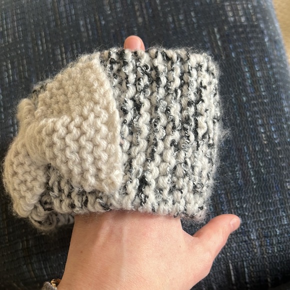 Francesca’s Collections Knitted Headband - Picture 2 of 6